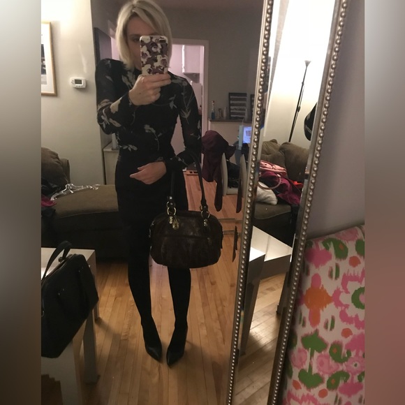 Meet your Posher, Nichole - Picture 2 of 4